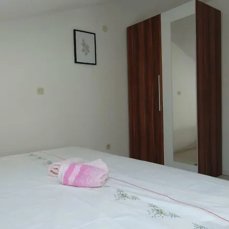 Appartement 3 *